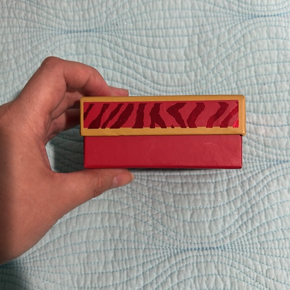 Dana Buchman cheetah design compact mirror with box - Picture 12 of 13